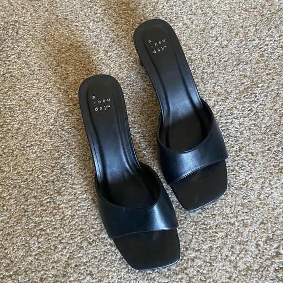 Black kitten heels/ sandals size 9 - Picture 2 of 3